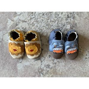 (2) Pair Robeez Soft Sole Shoes - 0-6M